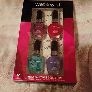 Box of 4 nail polish